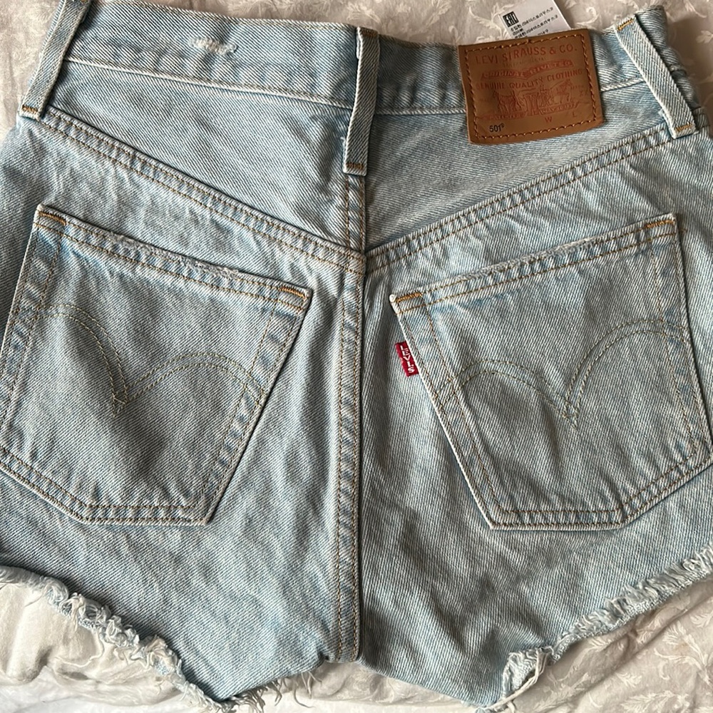 501 LEVI distressed shorts